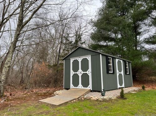 123 Whalehead Rd, Gales Ferry CT  06335-1338 exterior