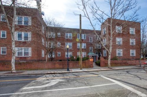 833 Summer St, Stamford CT  06901-1024 exterior