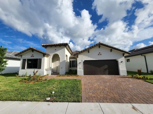 17696 45th Ave, Hollywood, FL 33029