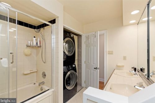 118 Ann Dr, Southampton PA 18954-1639 exterior