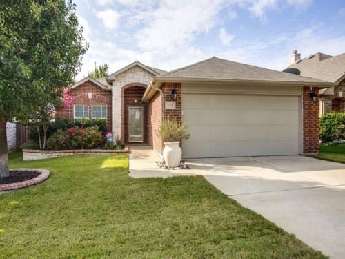 10044 Daly Dr, Hurst, TX 76053-7877