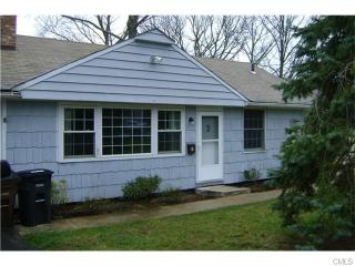 43 Hearthstone Ct, Stamford CT  06902-4307 exterior