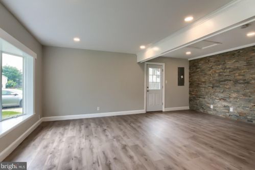 37 Needlepoint Ln, Willingboro NJ  08046-1918 exterior