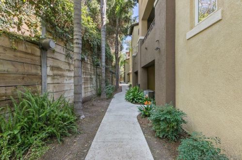 5420 Zeil Pl, San Diego, CA 92105-2395