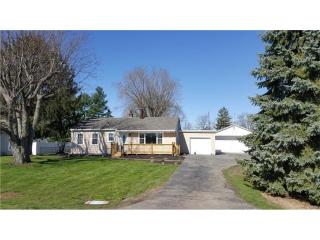 335 Green Acres Dr, Springfield, OH 45504-3315