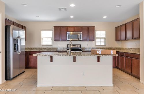 860 Pheasant Dr, Gilbert AZ  85296-7555 exterior