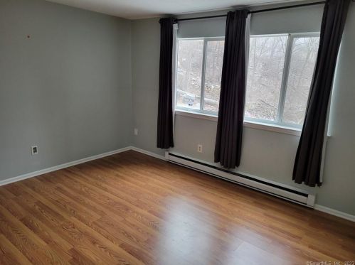 8 Ann Dr, Danbury, CT 06810-5452