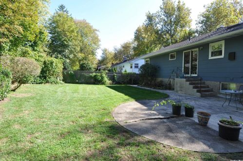 17 Pickwick Hill Dr, Huntington Station NY  11746-1240 exterior