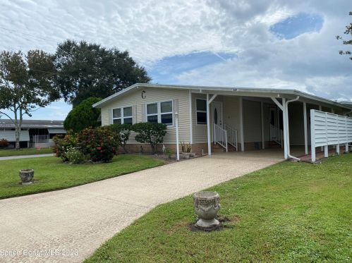 601 Dolphin Cir, Sebastian, FL 32976-2597
