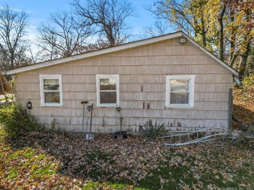 93 Old Hawleyville Rd, Bethel CT  06801-3040 exterior