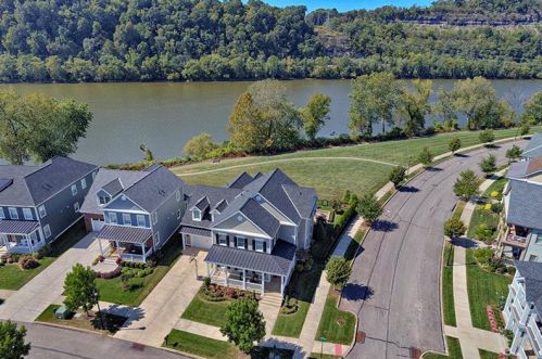 97 1st St, Oakmont, PA 15139-2156
