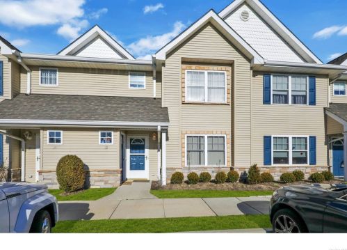 31 Morley Cir, Huntington Station, NY 11747-4827