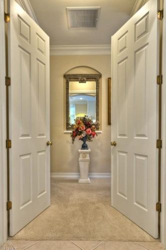 5076 Post Oak Ln, Naples FL  34105-4526 exterior