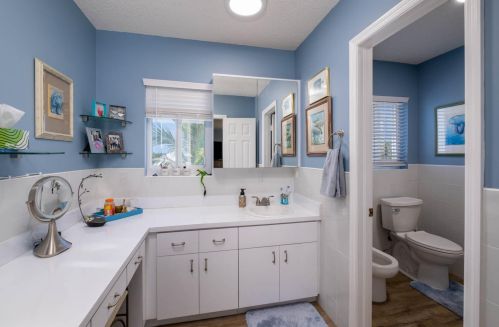 16 Corrine Pl, Key Largo FL 33037-4203 exterior