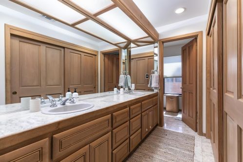 315 Skidder Trl, Truckee CA  96161-3930 exterior