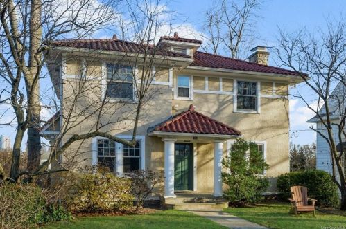 36 Clifford Ave, New Rochelle, NY 10803-1703