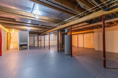 88 Old Hickory Ln, Grove City PA 16127-4663 exterior