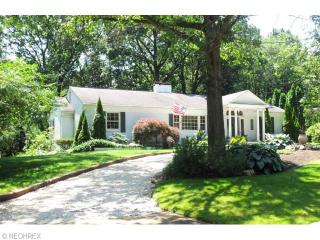 2418 Stockbridge Rd, Akron, OH 44313-4580