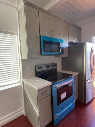 1001 Furlong St, Belmont CA  94002-2807 exterior