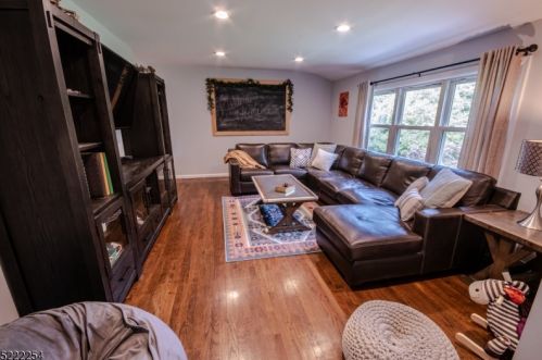 14 Jackie Dr, Hackettstown NJ  07840-5628 exterior