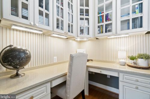 9012 Virginia Ter, Lorton VA  22079-3251 exterior