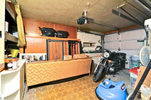 22-37 47th St, Long Island City, NY 11105-1202