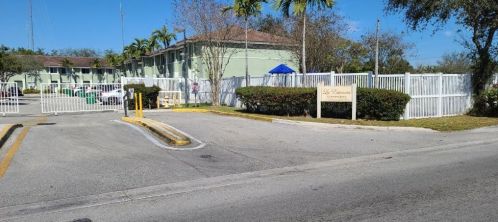 5455 41 St, Hollywood FL 33023-6850 exterior