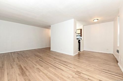 2390 Palisade Ave, Bronx, NY 10463-6217