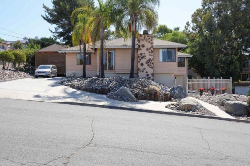 4045 Tropico Dr, La Mesa, CA 91941-6862