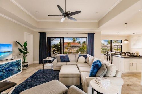 1090 Cara Ct, Marco Island FL  34145-4563 exterior