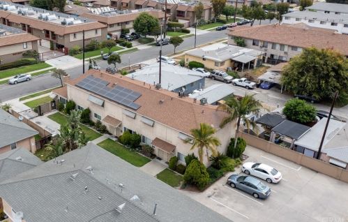 9242 Park St, Bellflower CA  90706-5665 exterior