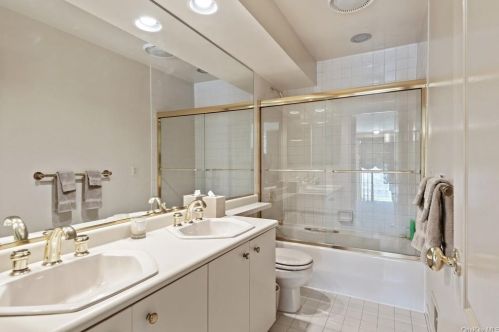 1 Doral Grn Dr, Rye Brook NY  10573-5405 exterior