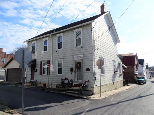 114 Limestone St, Catasauqua, PA 18032-1926