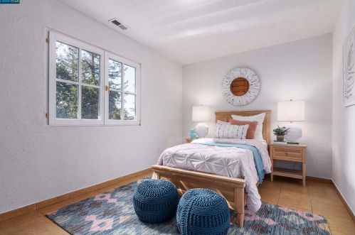 40 Las Palomas, Orinda CA  94563-1916 exterior