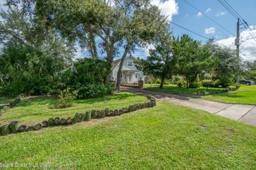4670 Robert St, Cocoa, FL 32927-8259