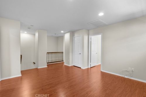 20054 Christopher Ln, Santa Clarita CA  91350-3685 exterior