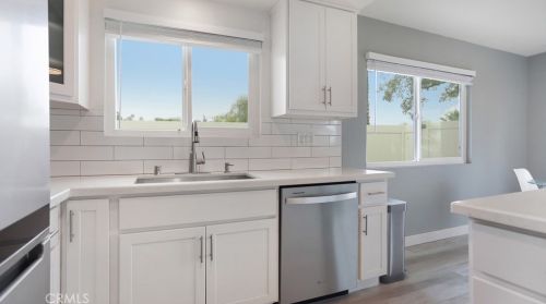 436 Victoria Pl, Vista CA  92084-4427 exterior