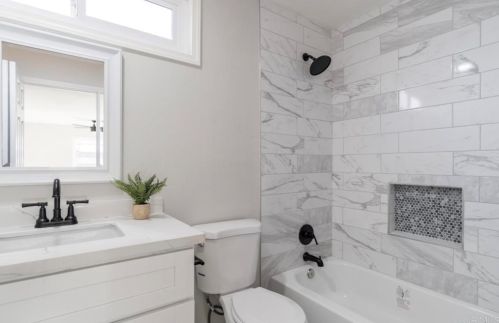 8576 Andromeda Rd, San Diego CA  92126-1802 exterior