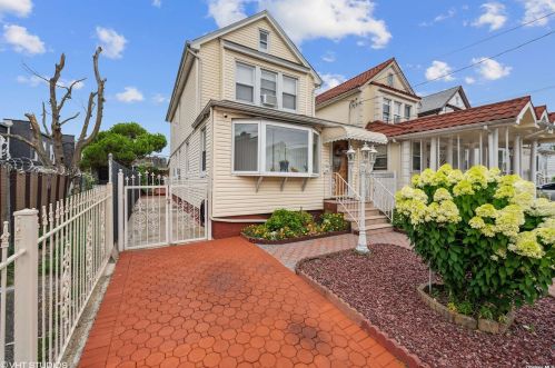 94-20 207th St, Jamaica, NY 11428-2236