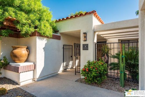 4 Vista Loma Dr, Rancho Mirage CA  92270-2959 exterior