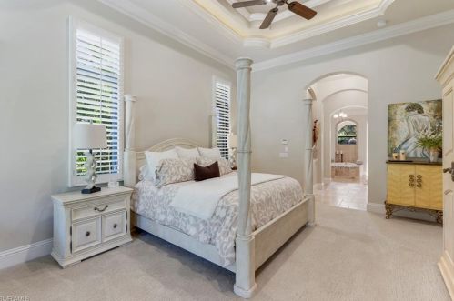 4245 Deephaven Ln, Naples FL 34119-8616 exterior