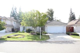 1181 Woodhaven Ln, Fresno, CA 93720-1414