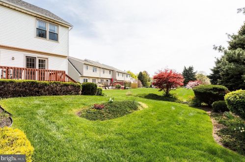 18 Townsend Ct, Lancaster PA  17603-6797 exterior