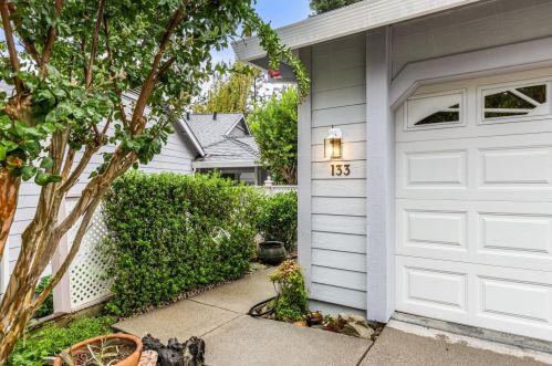 133 Windsor Ln, Grass Valley, CA 95949-9564