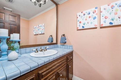 1022 Oak Canyon Ln, Glendora CA  91741-2256 exterior