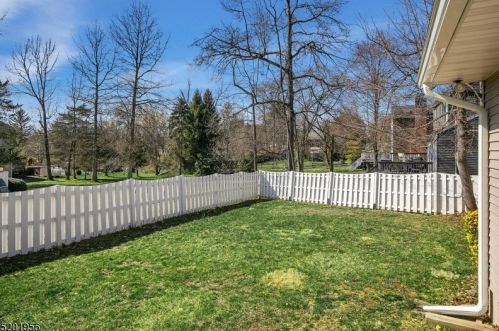 127 Hillside Ave, Bedminster NJ  07921-2516 exterior