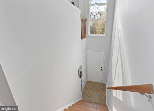 18515 Sierra Springs Sq, Leesburg, VA 20176-6859