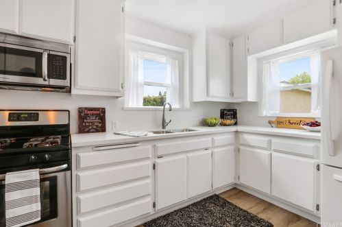3449 Heather Rd, Long Beach, CA 90808-2520