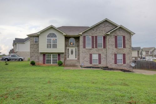 3483 Clover Hill Dr, Clarksville, TN 37043-3880