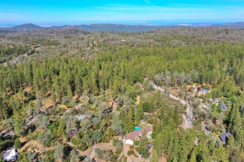 13267 Squirrel Creek Rd, Grass Valley CA 95945-4551 exterior